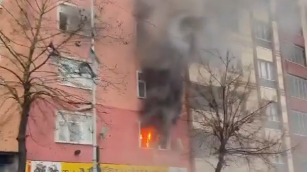 Sultangazi'de çıkan yangında kundaklama şüphesi