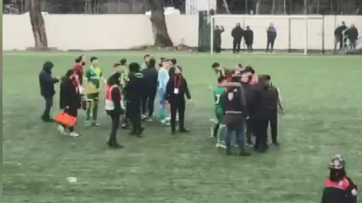 Amatör lig maçında saha karıştı