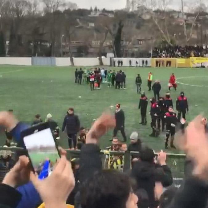 Amatör lig maçında saha karıştı