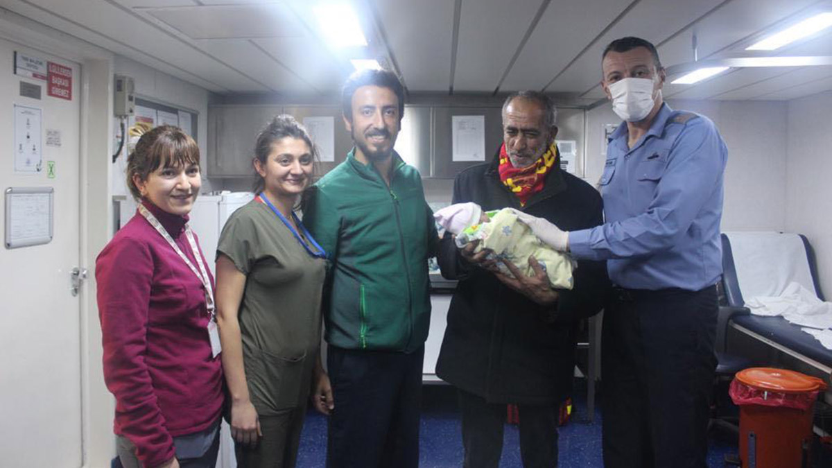 TCG Bayraktar gemisinde 2'nci doğum