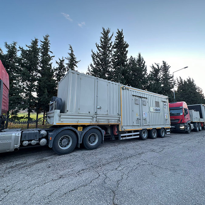 Toroslar EDAŞ deprem bölgesinde çalışıyor