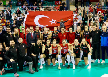 Voleybol Kadınlar CEV Kupası çeyrek final ilk maçını kazandı