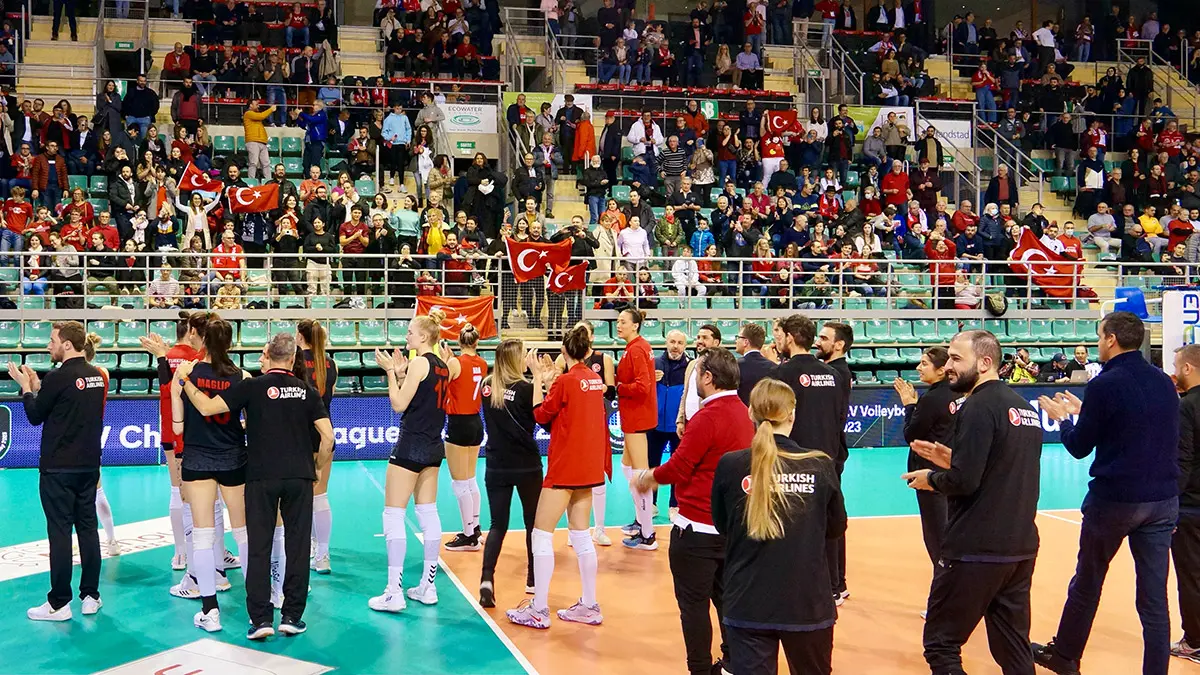 Türk hava yolları, voleybol kadınlar cev kupası çeyrek final ilk maçında deplasmanda fransa'nın volley mulhouse takımını 3-0 mağlup etti.