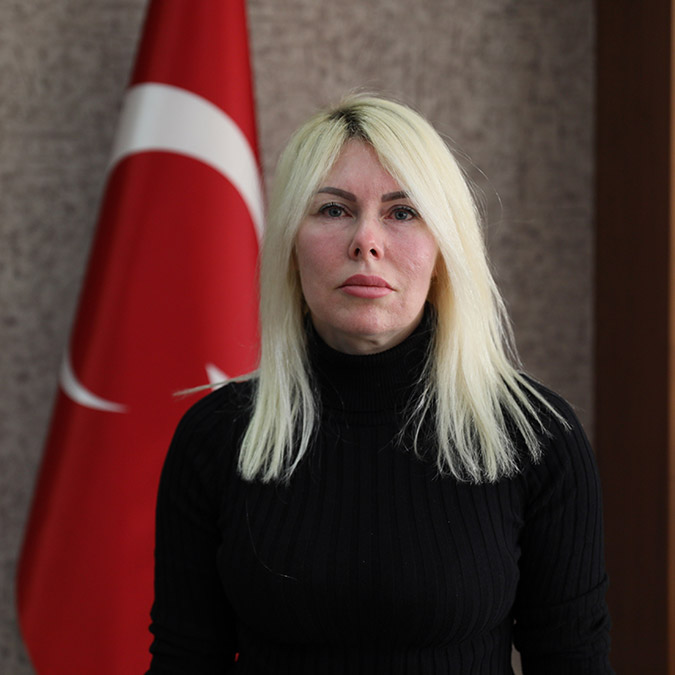 Akdeniz Üniversitesi (AÜ) Rektörü Prof. Dr. Özlenen Özkan, 2016 yılında hastanede çift kol nakli yaptıkları ve Türkiye'nin 4'üncü çift kol nakillisi olarak kayıtlara geçen Mustafa Sağır'ın da Adıyaman'da enkaz altında kalarak hayatını kaybettiğini açıkladı.