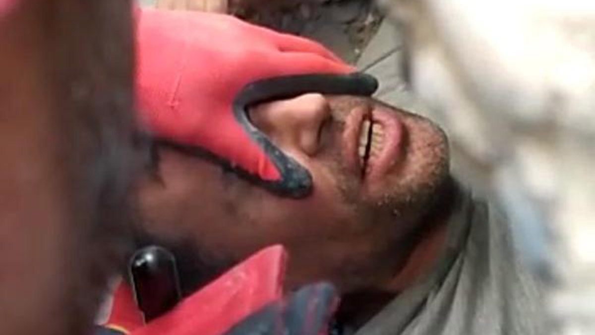 Enkaz altında kalan uzman çavuş kurtarıldı