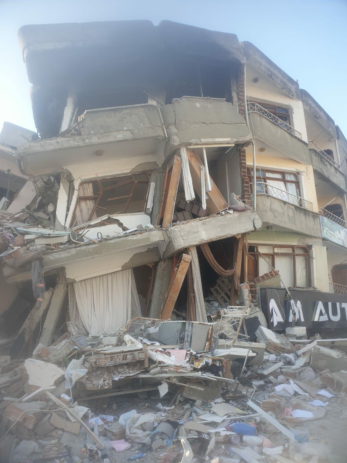 Kiminin evi, kiminin hayalleri enkaz altında kaldı