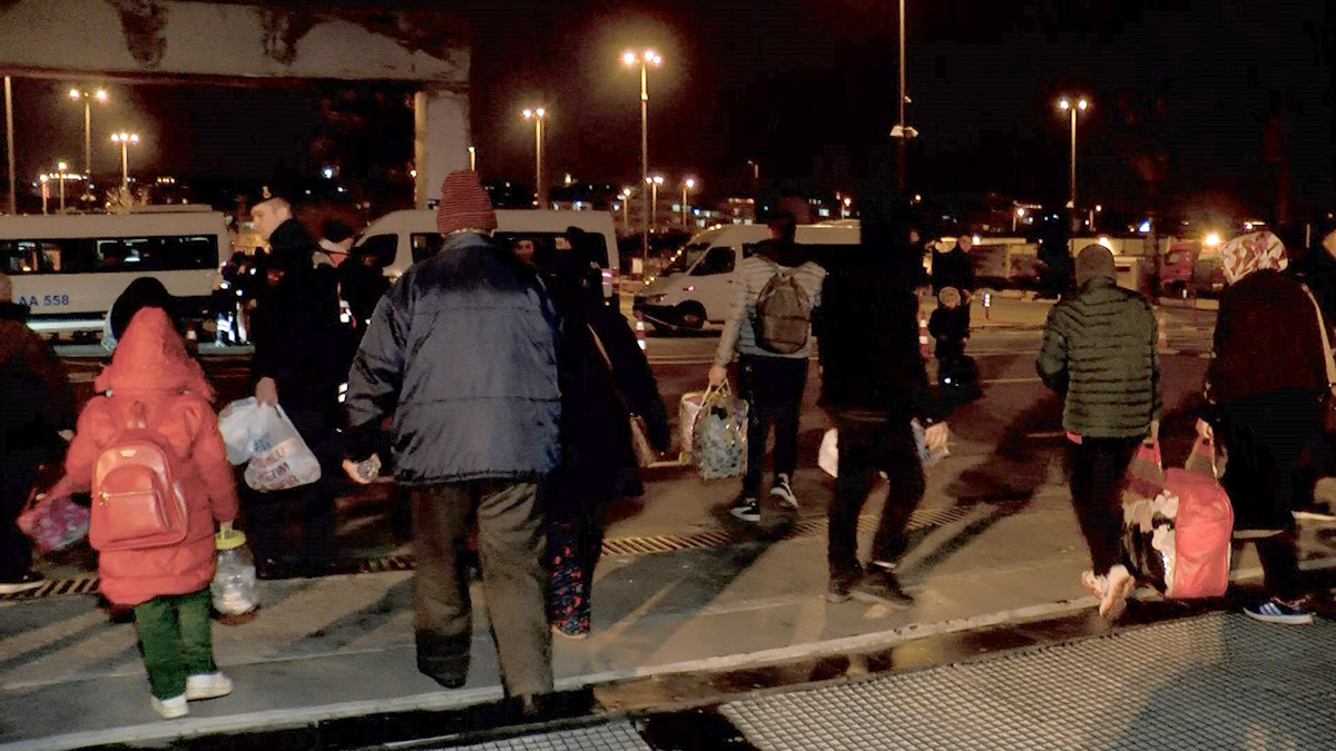 Yenikapı İDO iskelesine 35 depremzede geldi