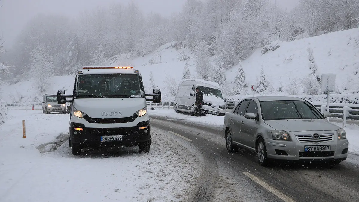 Zonguldakta kar yagisi kazalara neden oldu 4196 dhaphoto1 - öne çıkan - haberton