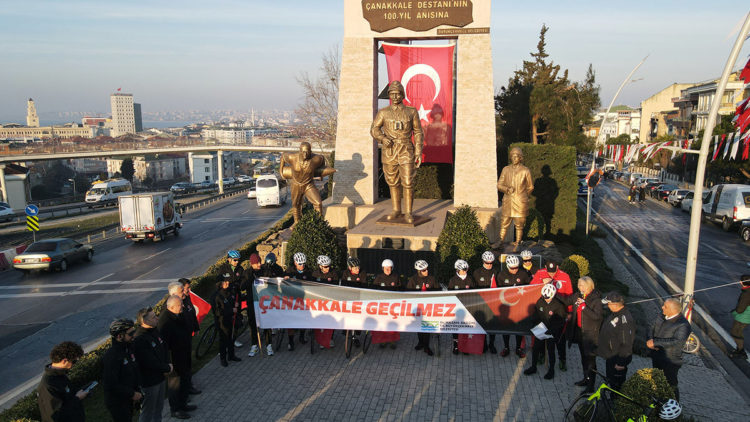 100 bisiklet sporcusu Çanakkale'ye yola çıktı