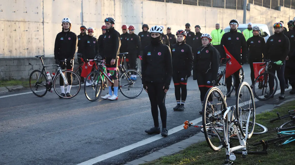 100 bisiklet sporcusu çanakkale'ye yola çıktı