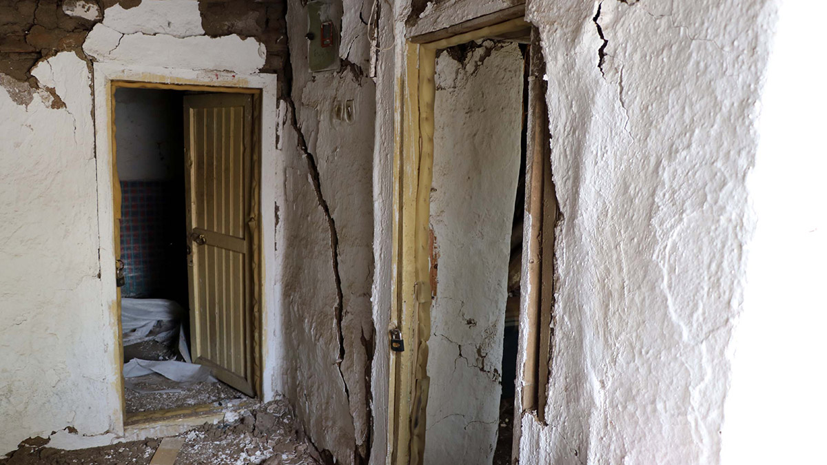 Kahramanmaraş'ın Elbistan ilçesinde meydana gelen 7.6 büyüklüğündeki depremde müstakil evi ağır hasar gören Metin Sever yaşadıklarını anlattı.