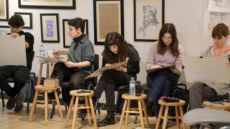 Turan Erol Sanat Atölyesi gençleri sınava hazırlıyor