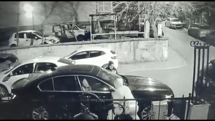 30 otomobilin aynalarını çalan şüpheliler yakalandı