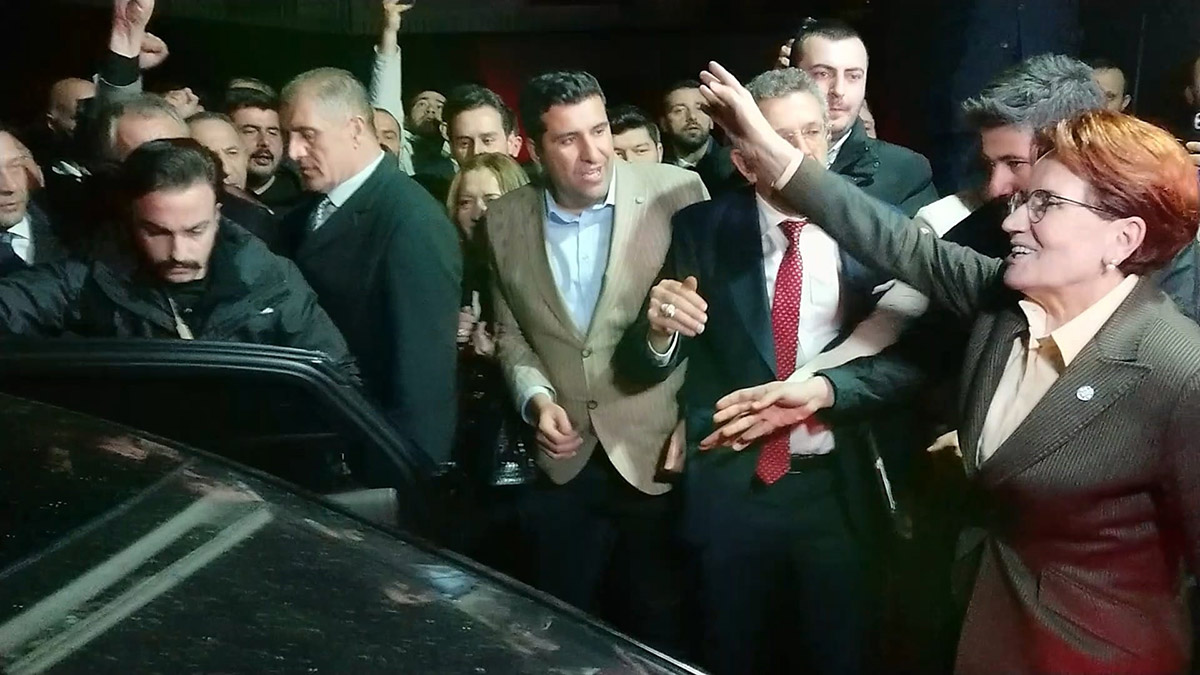 Toplantı sona erdi, Millet İttifakı'nın adayı belli oldu. Altılı masanın cumhurbaşkanı adayını belirleyeceği toplantı, Saadet Partisi'nin ev sahipliğinde gerçekleşti.