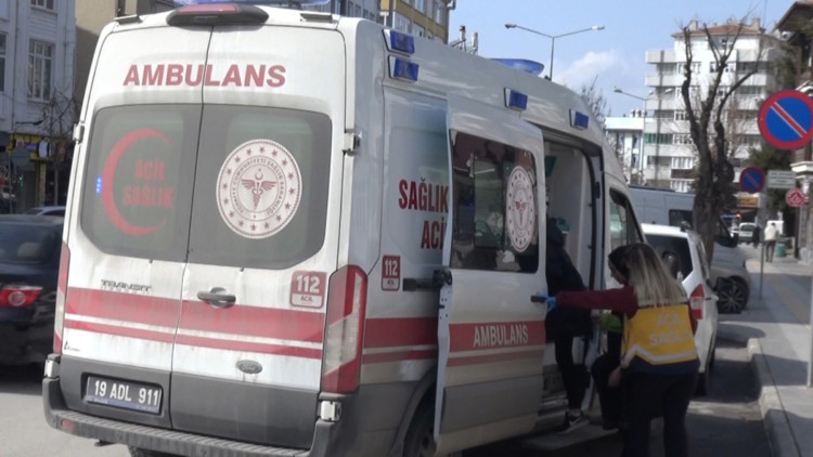 8 öğrenci gıda zehirlenmesi şüphesiyle hastaneye kaldırıldı