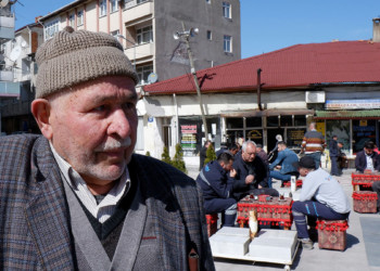 Depremi çocukluk yaşlarında yaşayanlar o dönemi anlattı