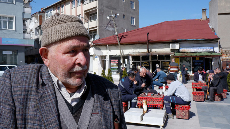 Depremi çocukluk yaşlarında yaşayanlar o dönemi anlattı