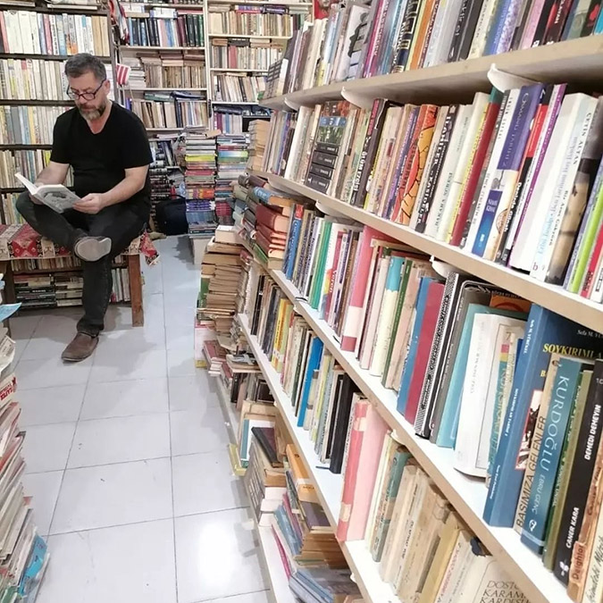 Depremzede sahaflar için kampanya başlatıldı