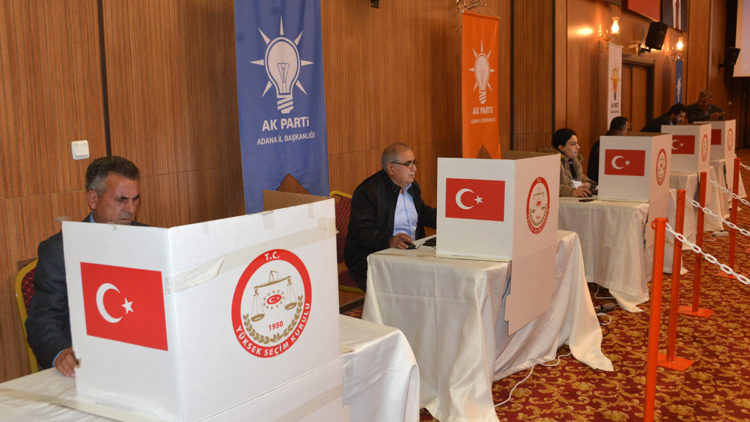 Adana'da, AK Parti'den temayül yoklaması