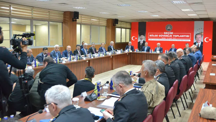 Adana'da 'seçim bölge güvenlik toplantısı' yapıldı