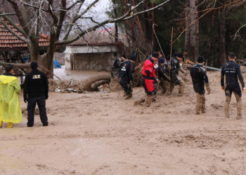 Adıyaman'da selde kaybolan anne ve kızı aranıyor