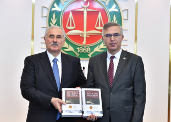 Akarca, 'Hukuk Rehberi'nin tanıtımına katıldı