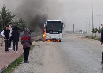 Aksaray'da öğrenci servis midibüsünde yangın
