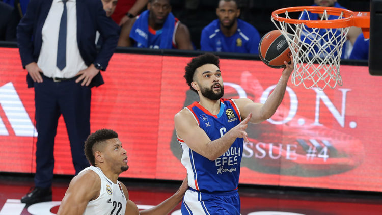 Anadolu Efes - Real Madrid: 90-89