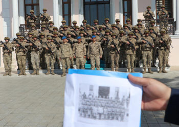 Askerlerin tarihi fotoğrafı yeniden canlandırıldı