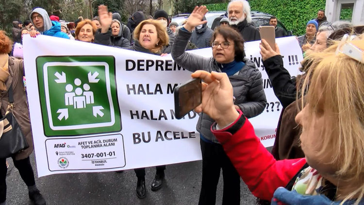 Ataköy'de 'toplanma alanı' tartışması