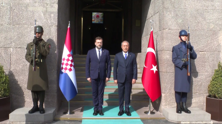 Bakan Akar, Hırvatistan Savunma Bakanı ile görüştü