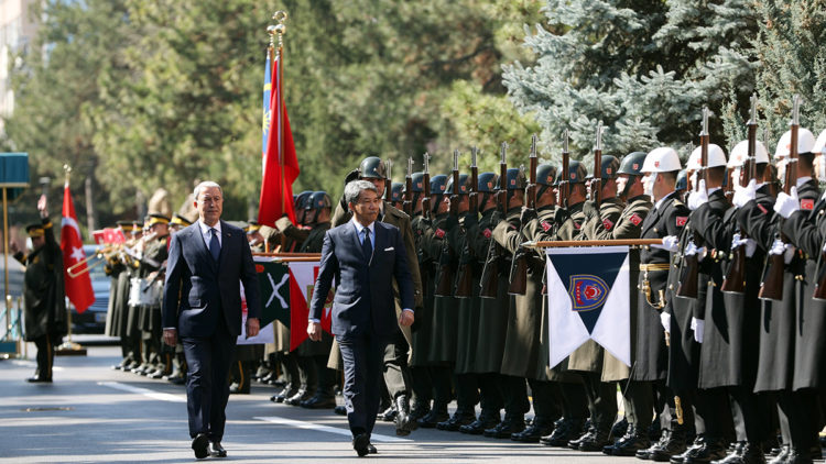 Bakan Akar, Malezya Savunma Bakanı ile görüştü