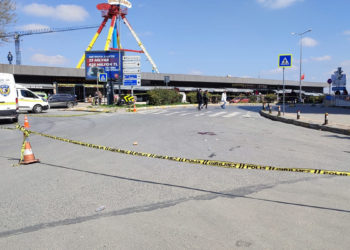 Bakırköy'de silahlı saldırı: 3 yaralı