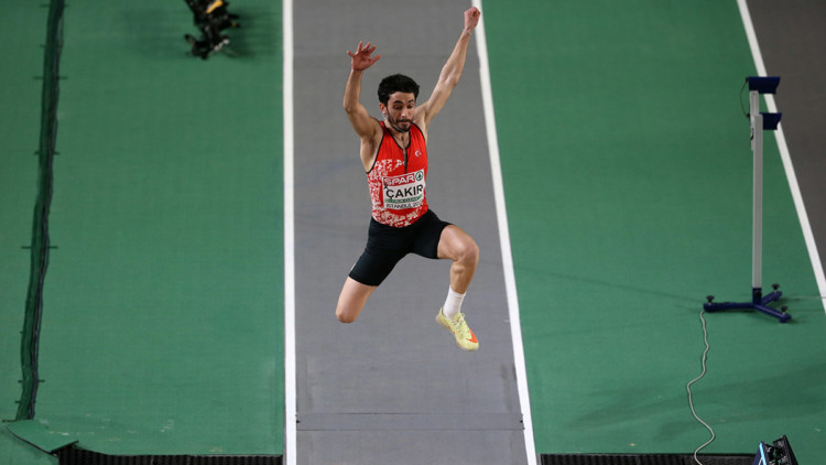 Batuhan Çakır, üç adım atlamada finale çıktı