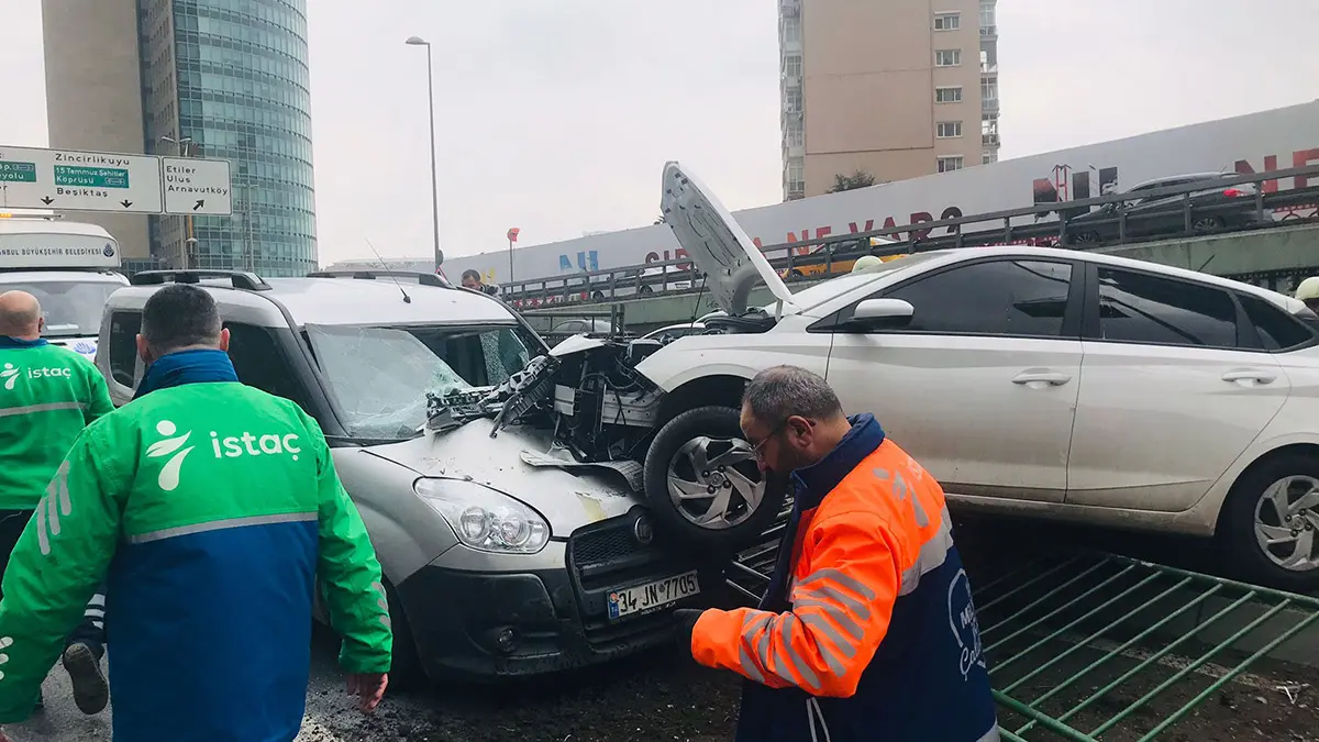 Besiktasta 4 aracin karistigi zincirleme kaza a - yaşam - haberton