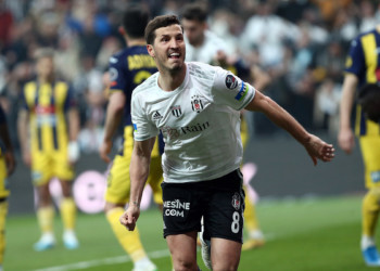 Beşiktaş'ta Salih Uçan parladı