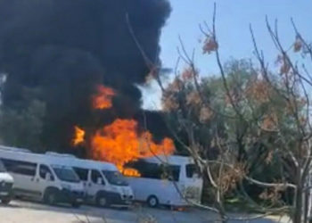 Bodrum'da okul servisinde yangın
