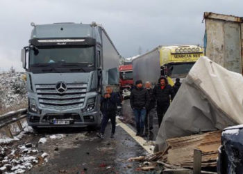 Bolu'da 58 aracın karıştığı kaza: 10 yaralı 