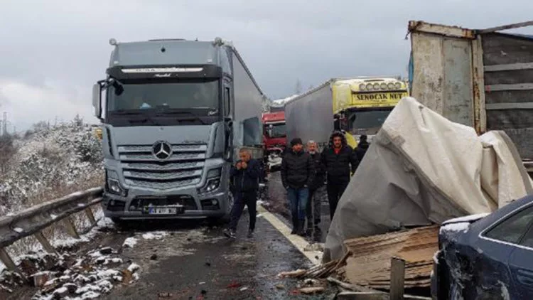 Bolu'da 58 aracın karıştığı kaza: 10 yaralı 