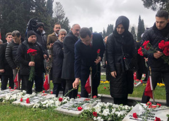 Çanakkale Şehitleri Edirnekapı Şehitliği'nde anıldı
