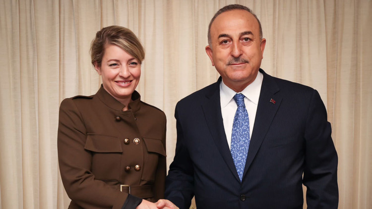 Çavuşoğlu, Kanada Dışişleri Bakanı ile görüştü