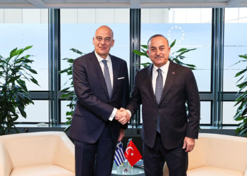 Çavuşoğlu, Yunanistan Dışişleri Bakanı ile görüştü
