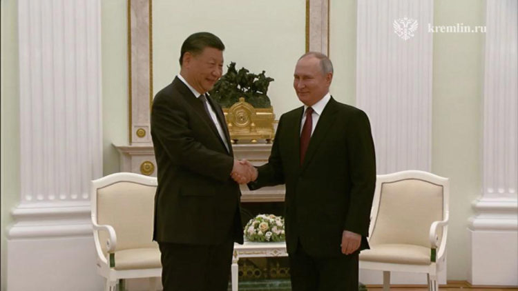 Çin devlet başkanı, putin ile bir araya geldi
