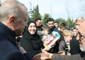 Cumhurbaşkanı Erdoğan'dan Fatih'te esnaf ziyareti