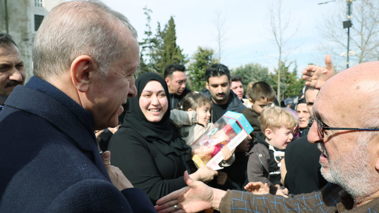 Cumhurbaşkanı Erdoğan'dan Fatih'te esnaf ziyareti
