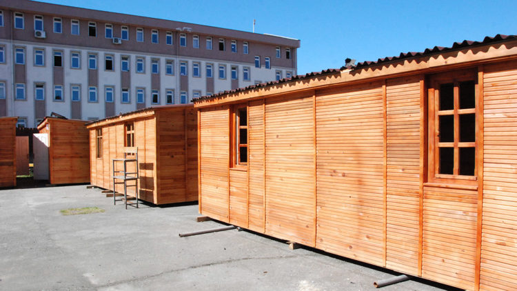 Deprem bölgesine ahşap konteyner sınıflar yapıldı