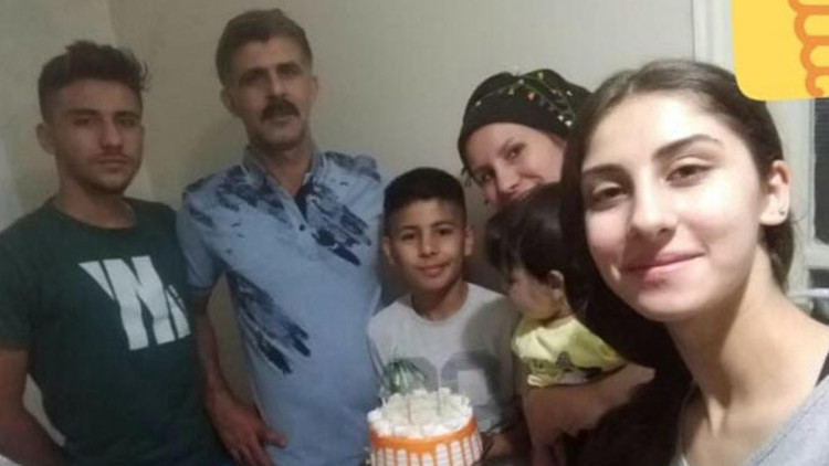 Depremde 3 ferdini kaybeden aileden geriye fotoğraflar kaldı