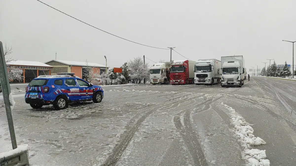 Derebucak ve ahirli ilcelerinde okullara kar tatilis - yerel haberler - haberton