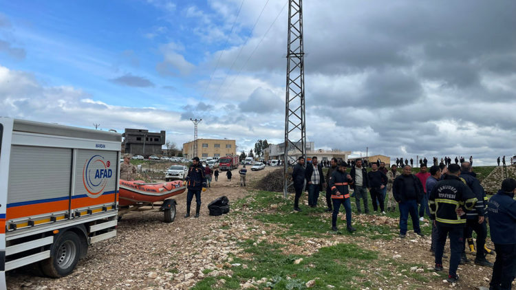 Dereye düşen 11 yaşındaki Fatma aranıyor