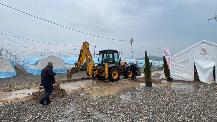 Diyarbakır'da sel sonrası çadırların yeri değiştirildi